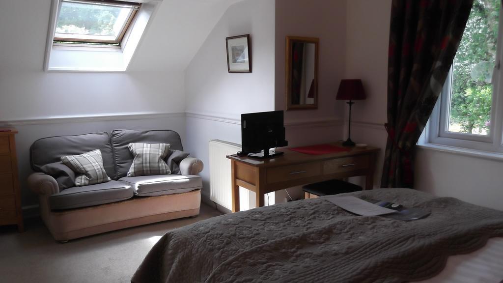 Lyndhurst Guest House Ulverston Dış mekan fotoğraf