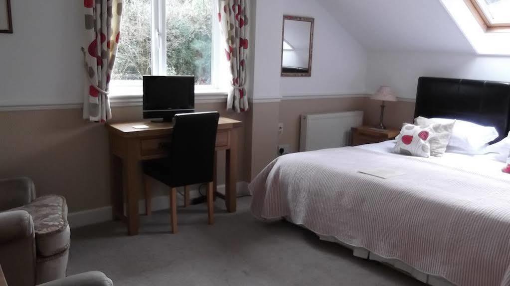 Lyndhurst Guest House Ulverston Dış mekan fotoğraf