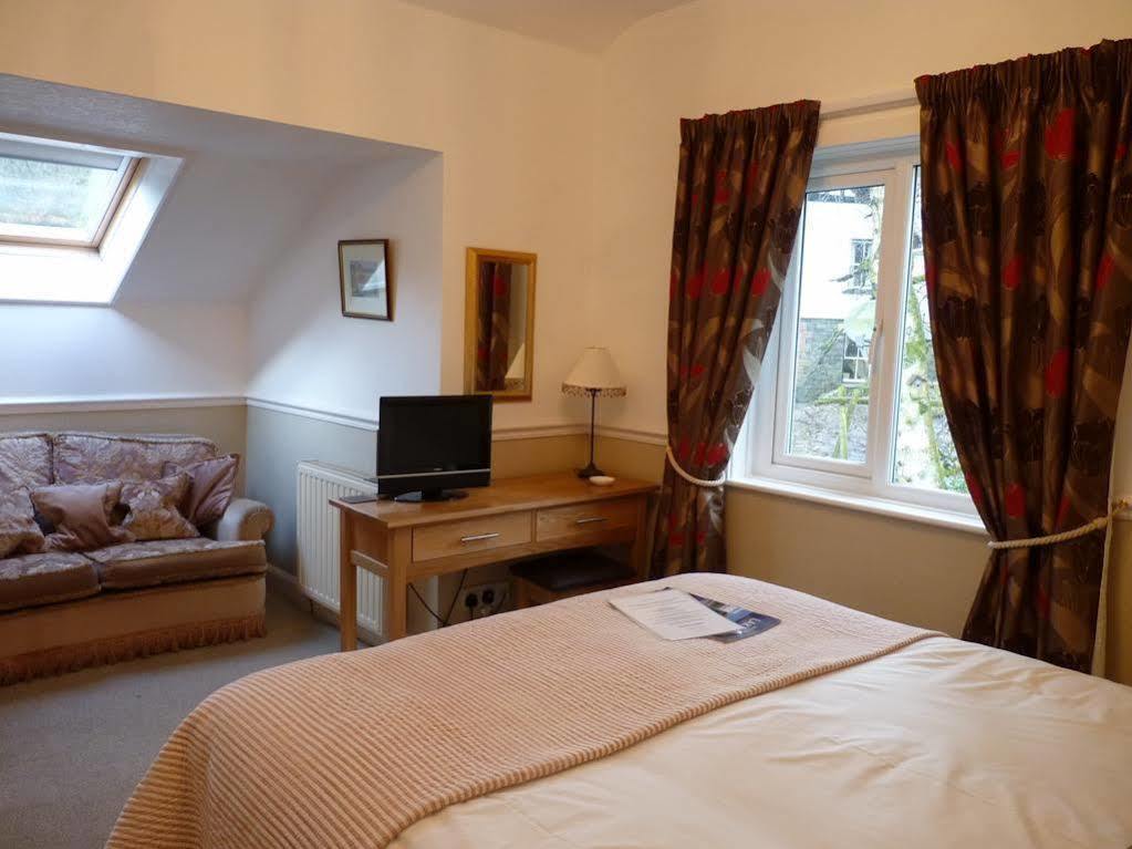 Lyndhurst Guest House Ulverston Dış mekan fotoğraf