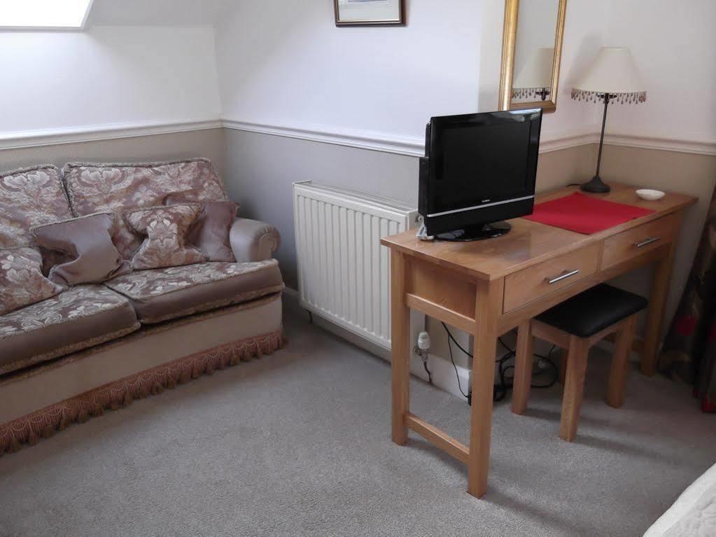Lyndhurst Guest House Ulverston Dış mekan fotoğraf