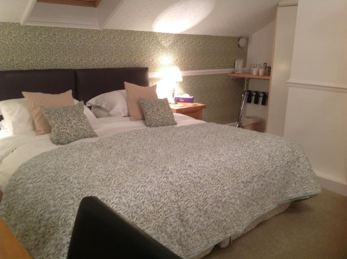 Lyndhurst Guest House Ulverston Dış mekan fotoğraf