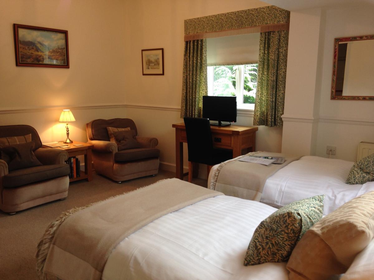 Lyndhurst Guest House Ulverston Dış mekan fotoğraf