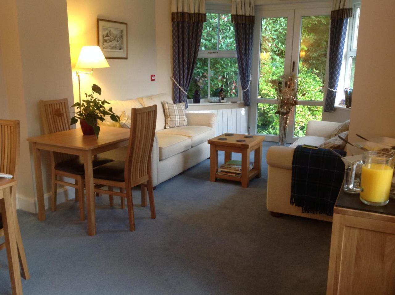 Lyndhurst Guest House Ulverston Dış mekan fotoğraf